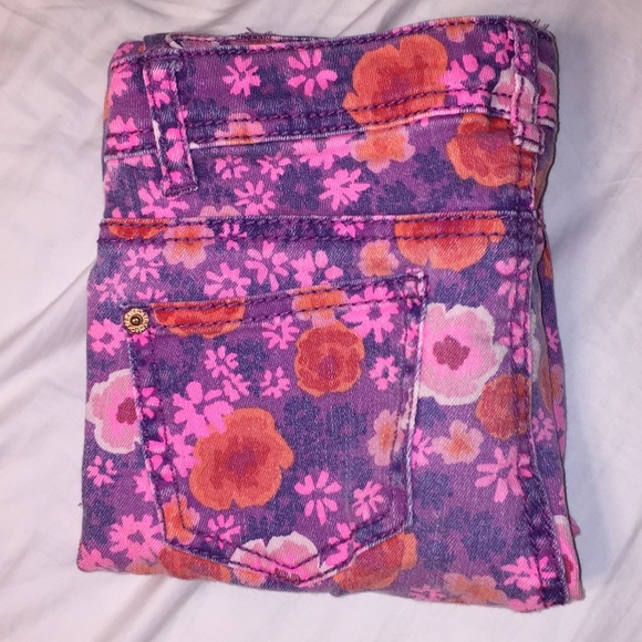 Fun Floral-Patterned Pants - Picture 2 of 3